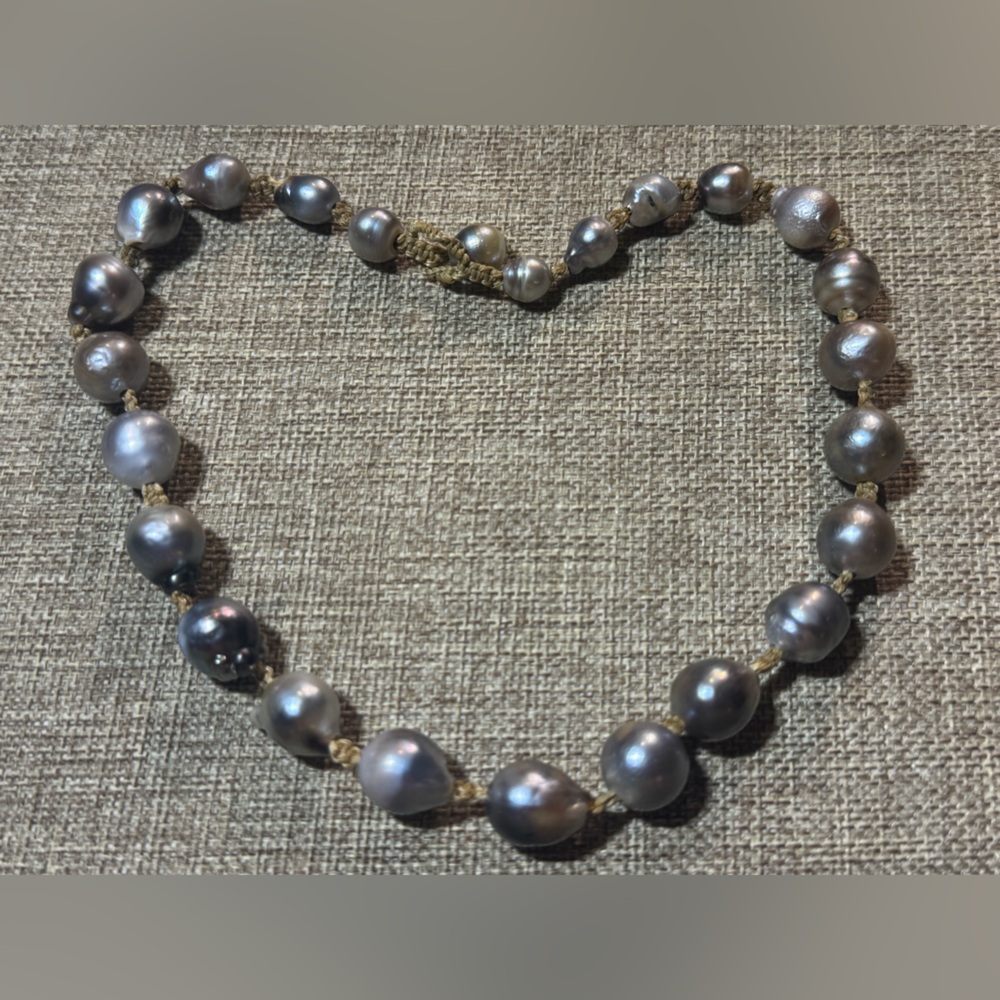 Lustrous Gray Pearl Necklace